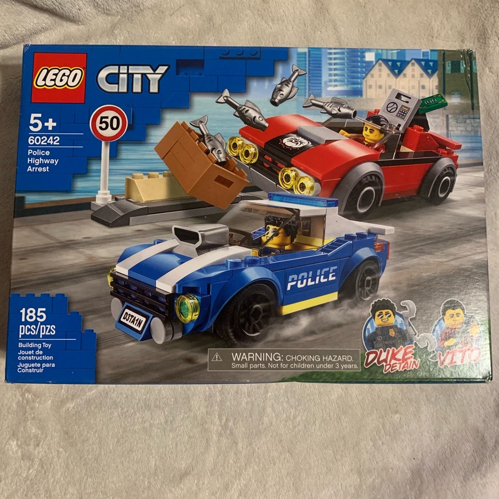 LEGO CITY Police Highway Arrest!